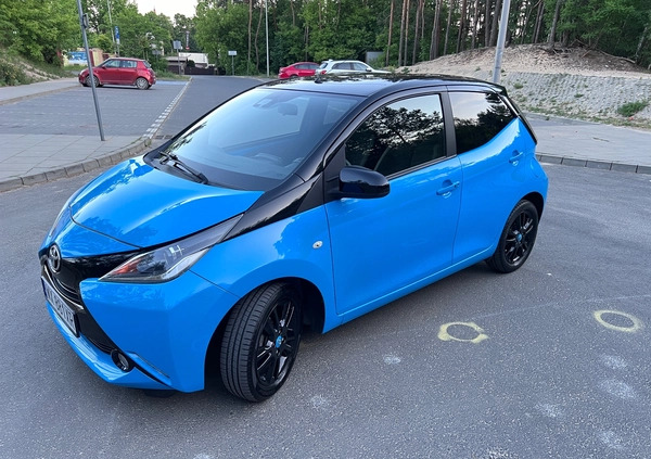 Toyota Aygo cena 36900 przebieg: 52000, rok produkcji 2015 z Warszawa małe 562